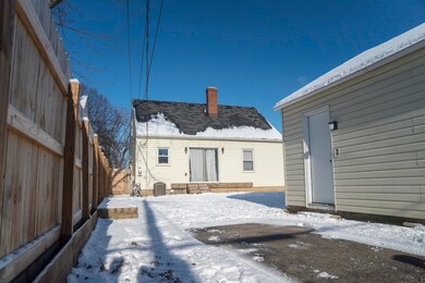 671 E Jeffrey Place, Columbus, OH 43214 - photo 2