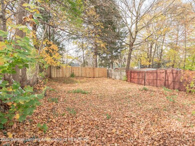 1611 Lansing Ave, Lansing, MI 48915 - photo 3