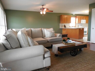 1196 Hollywell Ave, Chambersburg, PA 17201 - photo 7