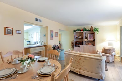 Great room has pass through to the kitch