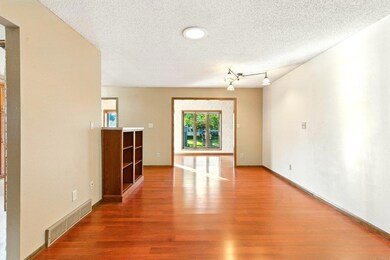 3914 Heritage Rd, Cedar Falls, IA 50613 - photo 2