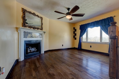 556 Lakeview Cir, Mount Sterling, KY 40353 - photo 5