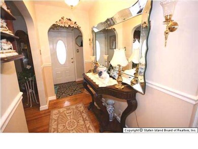 121 Cheshire Place, Staten Island, NY 10301 - photo 2
