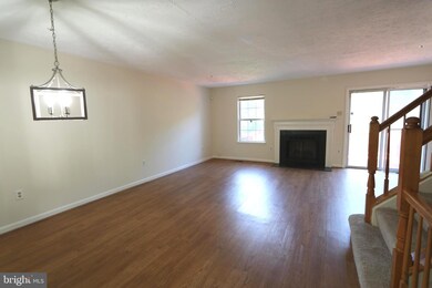 7170 Mahogany Dr, Hyattsville, MD 20785 - photo 6