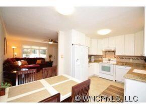 Eat In Dining Kitchen