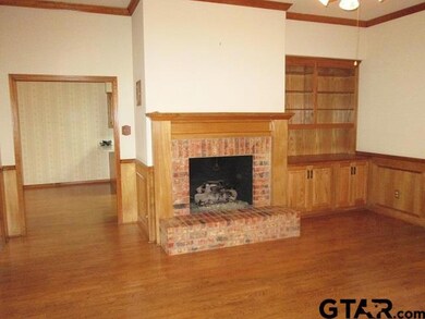 5202 5202 Cloverdale, Tyler, TX 75703 - photo 2