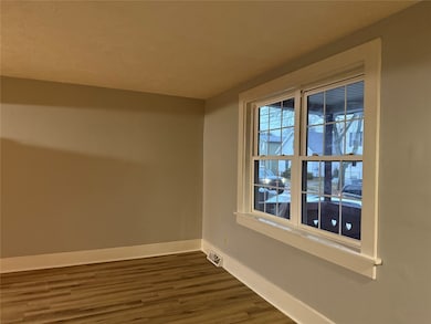 556 W 29th St, Erie, PA 16508 - photo 3