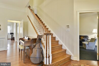 8527 Gavin Manor Ct, Chevy Chase, MD 20815 - photo 3