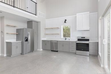 2004 Cedar Hill Dr unit 5, Spring Branch, TX 78070 - photo 5