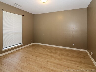 2901 S Lions Ave, Broken Arrow, OK 74012 - photo 4