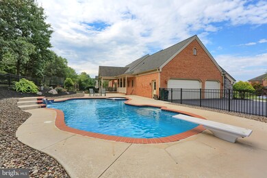 1647 Castlegreen Dr, Greencastle, PA 17225 - photo 5