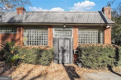 Entry from Delaware Ave