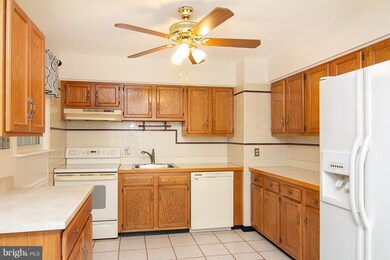 5907 Dale Dr, Sykesville, MD 21784 - photo 3