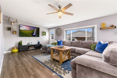 728 Coe Ln SW, Orting, WA 98360 - photo 7