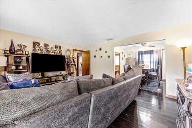 4604 Solandra Cir E, Jacksonville, FL 32210 - photo 6