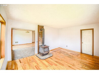 420 E D St, Rainier, OR 97048 - photo 4
