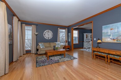 940 Hodge Ln, Batavia, IL 60510 - photo 2