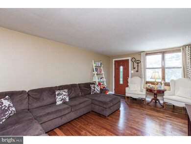 817 Surrey Ln, Glenolden, PA 19036 - photo 4