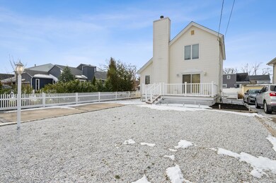 02_1910BeachBlvd_300_FrontView_HiRes