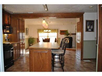 Kitchen. Bright and beautiful kitchen/dining area 