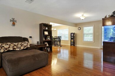 Living/Dining/Foyer