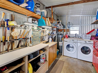 Shelving & Build-In Cabinets