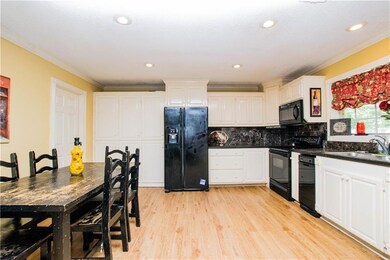 200 Wildwood Dr, Pineville, LA 71360 - photo 5