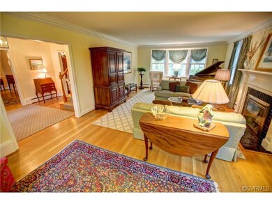 Living Room view showing dentil crown moulding and