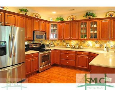 Kitchen. This wonderful kitchen offers upgraded ca