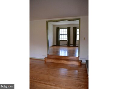 906 Fairthorne Dr, Kennett Square, PA 19348 - photo 4