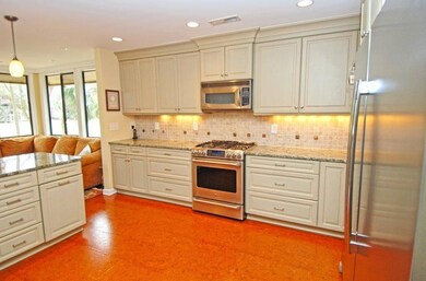 DSC_0061_kitchen 2_fxed