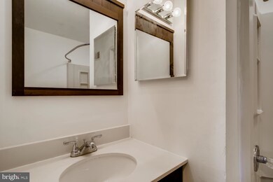 411 S Sharp St, Baltimore, MD 21201 - photo 5