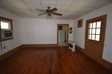 210 Brooklyn Ave, Linden, TN 37096 - photo 6