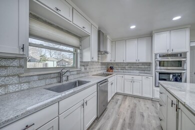 116 Crestwood Dr, Fredericksburg, TX 78624 - photo 5