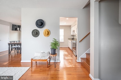 18056 Tompkins Ct, Dumfries, VA 22026 - photo 3