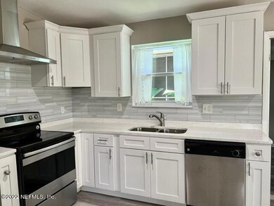 6012 Edgefield Dr, Jacksonville, FL 32205 - photo 4