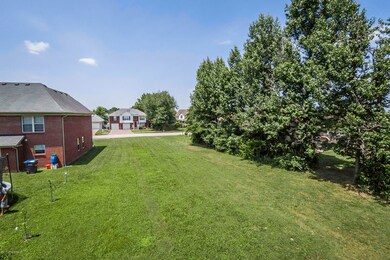 7419 Apple Mill Dr, Louisville, KY 40228 - photo 3