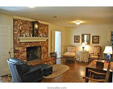 1820 Shadowwood Dr, College Station, TX 77840 - photo 6