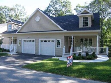 142 Grey Wolf Dr, Franklin, MA 02038 - photo 2