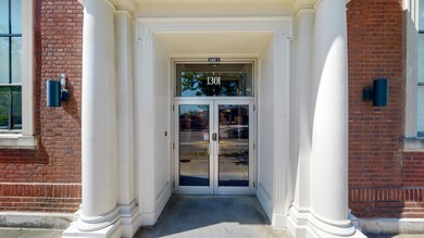 1301 Market St Chattanooga TN 37402 (27