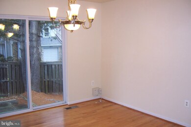 1562 Hugo Cir, Silver Spring, MD 20906 - photo 4