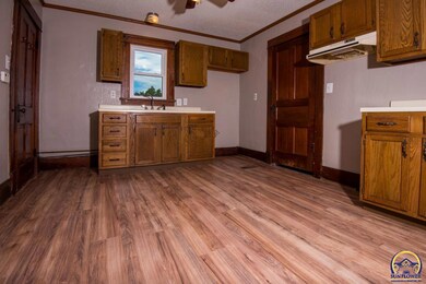 208 E 1st St, Hoyt, KS 66440 - photo 6