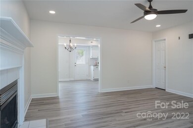 1242 Winding Path Rd, Clover, SC 29710 - photo 2