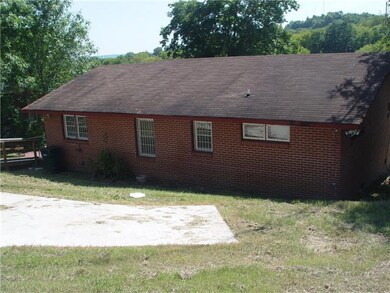 1126 Bledsoe Rd, Pulaski, TN 38478 - photo 2