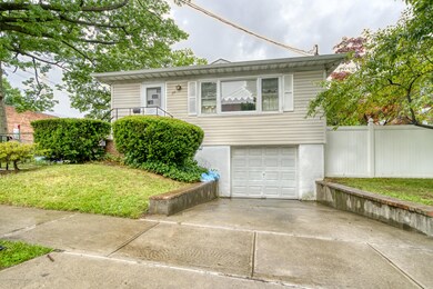 314 Dickie Ave, Staten Island, NY 10314 - photo 2