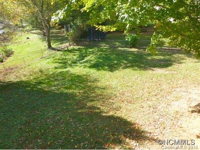 Great yard 4 kids or pets