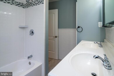 2218 Pemberton St, Philadelphia, PA 19146 - photo 6