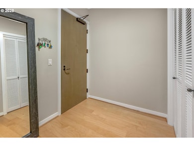 The Westover unit 209, Portland, OR 97210 - photo 3