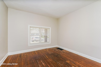 022-photo-living-room-12723322