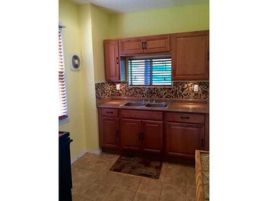 Kitchen. Beautiful tile backsplash
